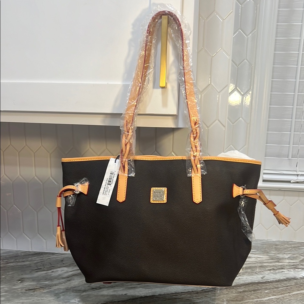 NWT Brown Dooney and Bourke Bailey Bag